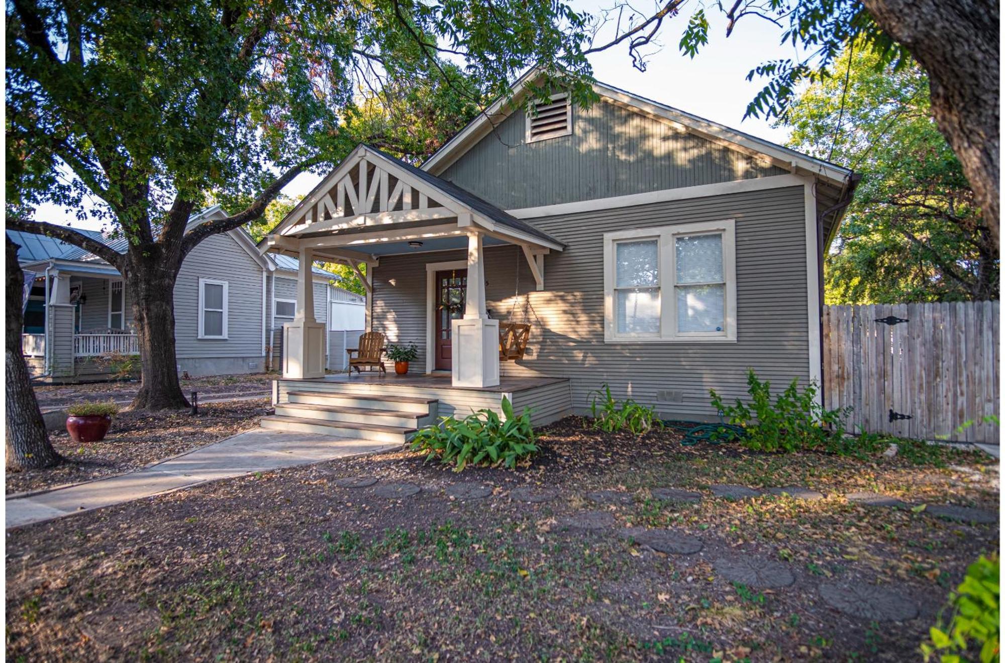 Chic Downtown Farmhouse With Garden And Bbq Grill San Antonio Exterior photo
